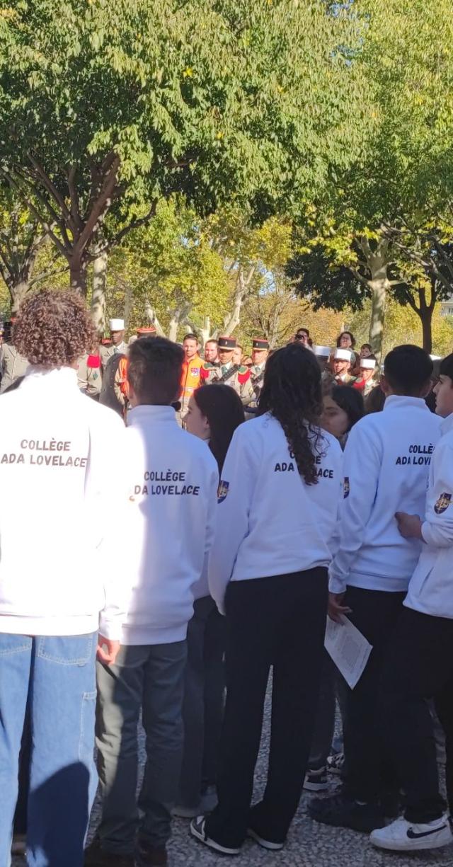 Les ambassadeurs du collège Ada Lovelace lors de la lecture d’un texte.